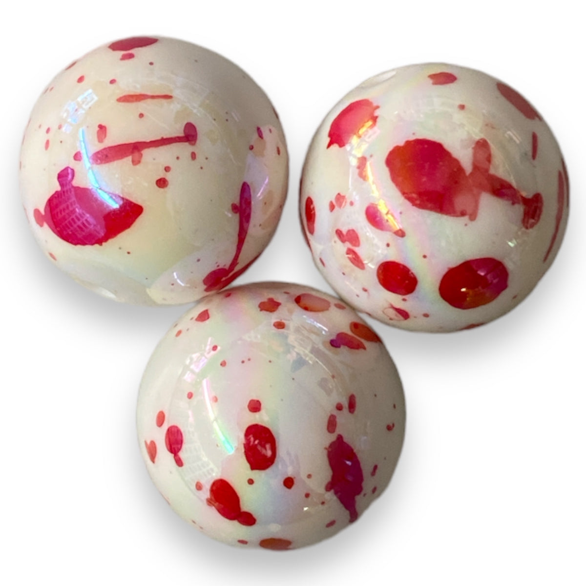 Z211- 20mm Opal Blood Spatter Acrylic Beads (1 Count)