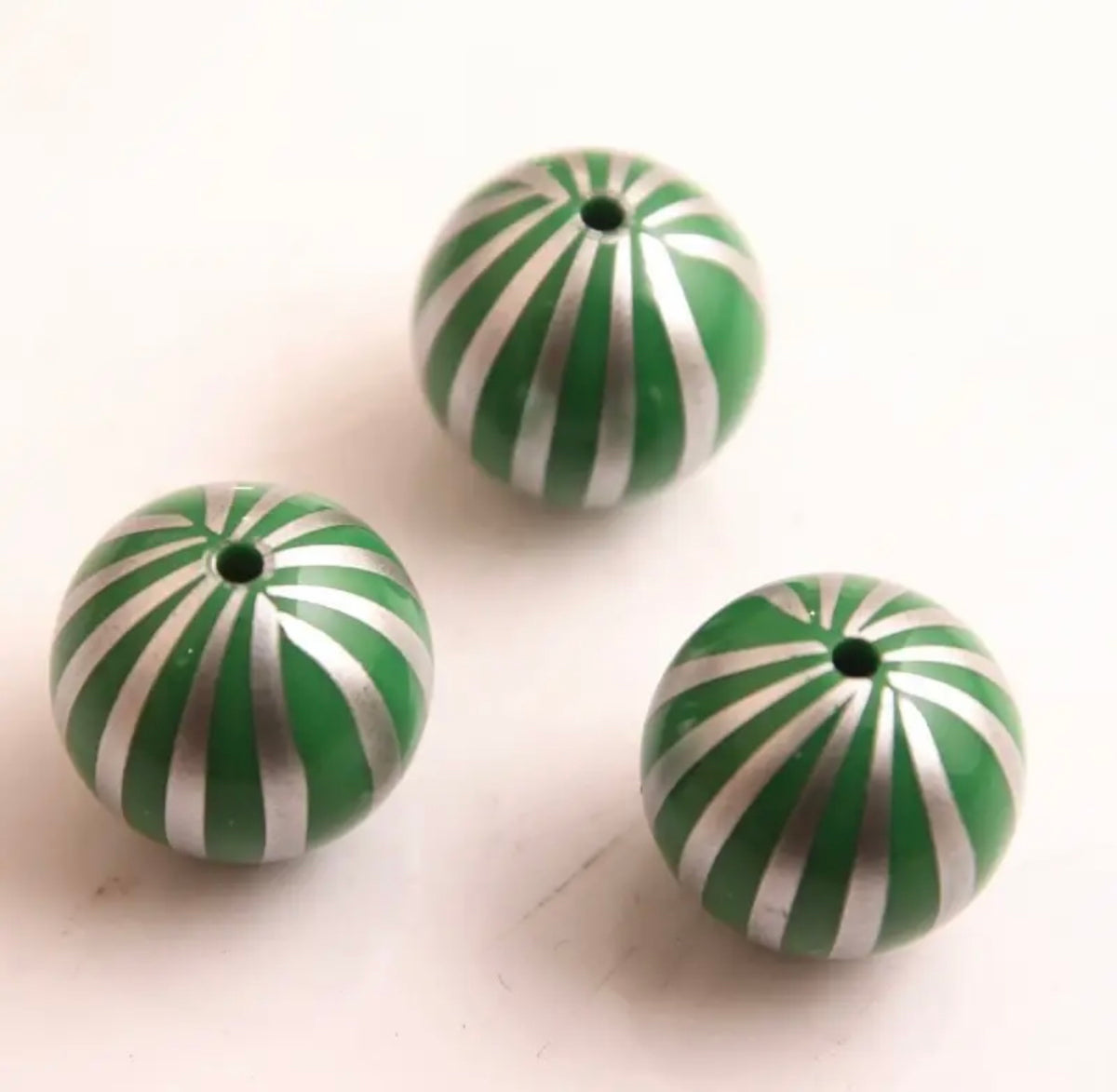 #855 - 20mm Green/Silver  Acrylic Beads (1 Count)