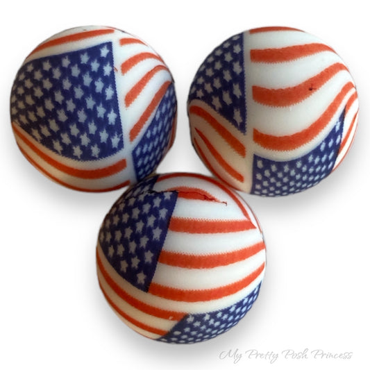 T74- 15mm US Flag Silicone Beads