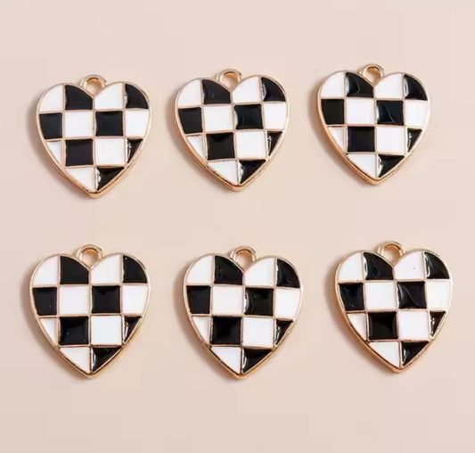 Q-A77- Black Checkered Heart Small Alloy Charm (1 Count)