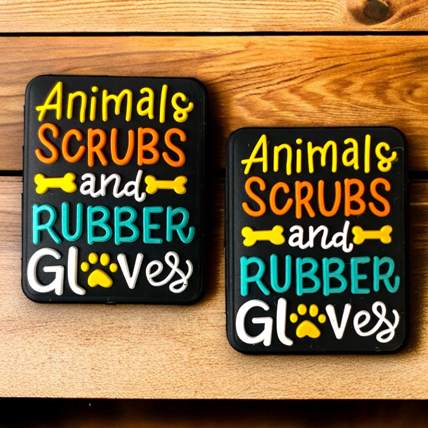 X278 - "Animals Scrubs & Rubber Gloves" (1 Count) Focal Bead