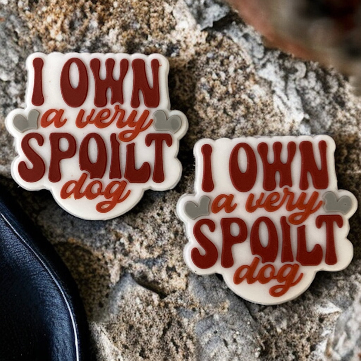 X280 - "Spoilt Dog" Silicone  (1 Count) Bead