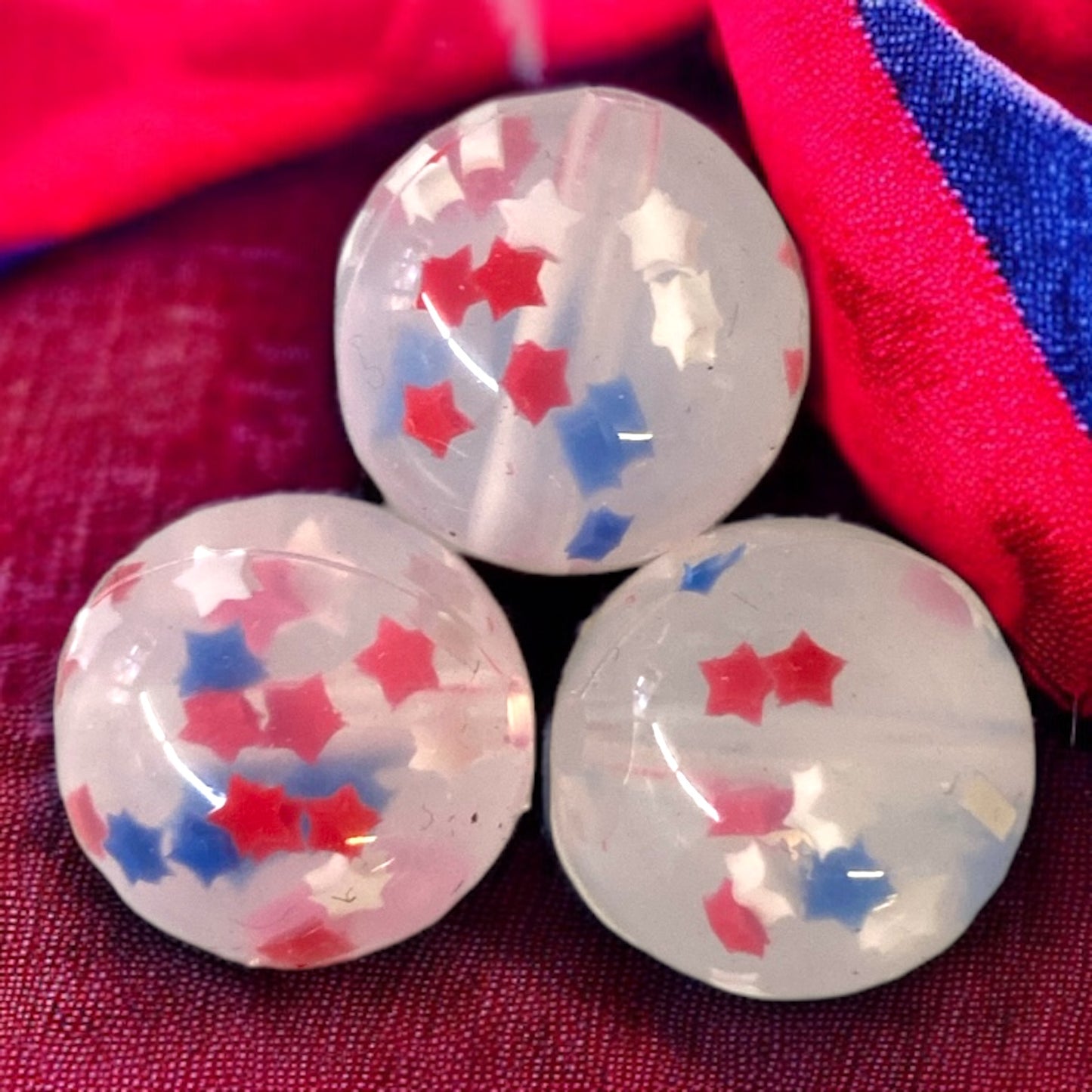 T75- 15mm USA Confetti Silicone Beads