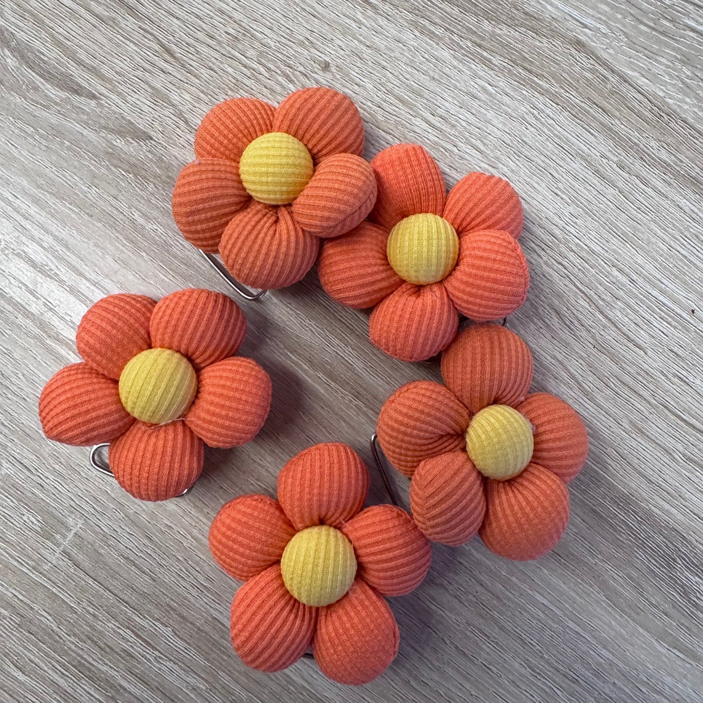 FX-9063- Orange Flower Clip (5 Count)