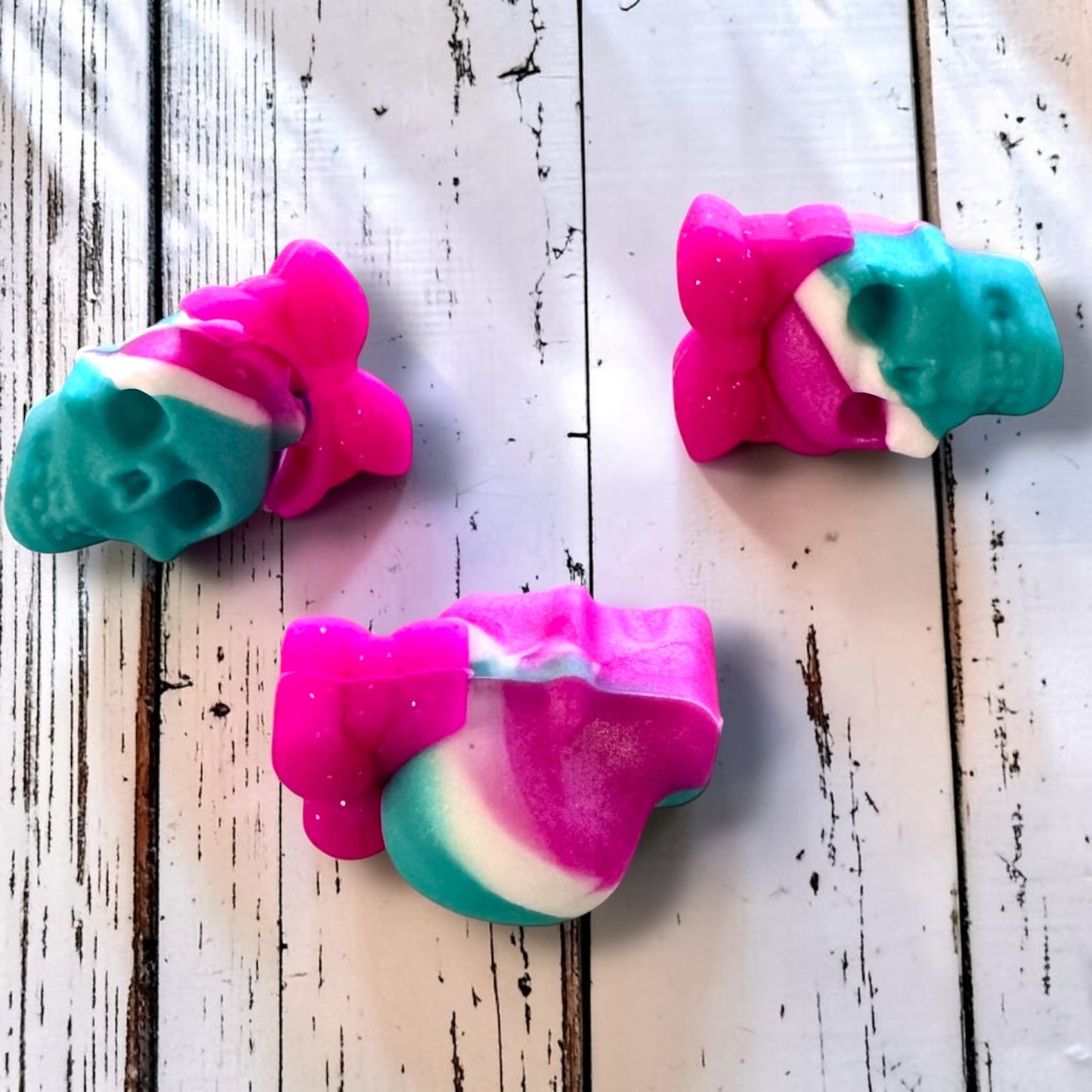 h972- "Tyedye Skull w/Bow 3D" Silicone Focal Bead for DIY Crafts (1 Count)