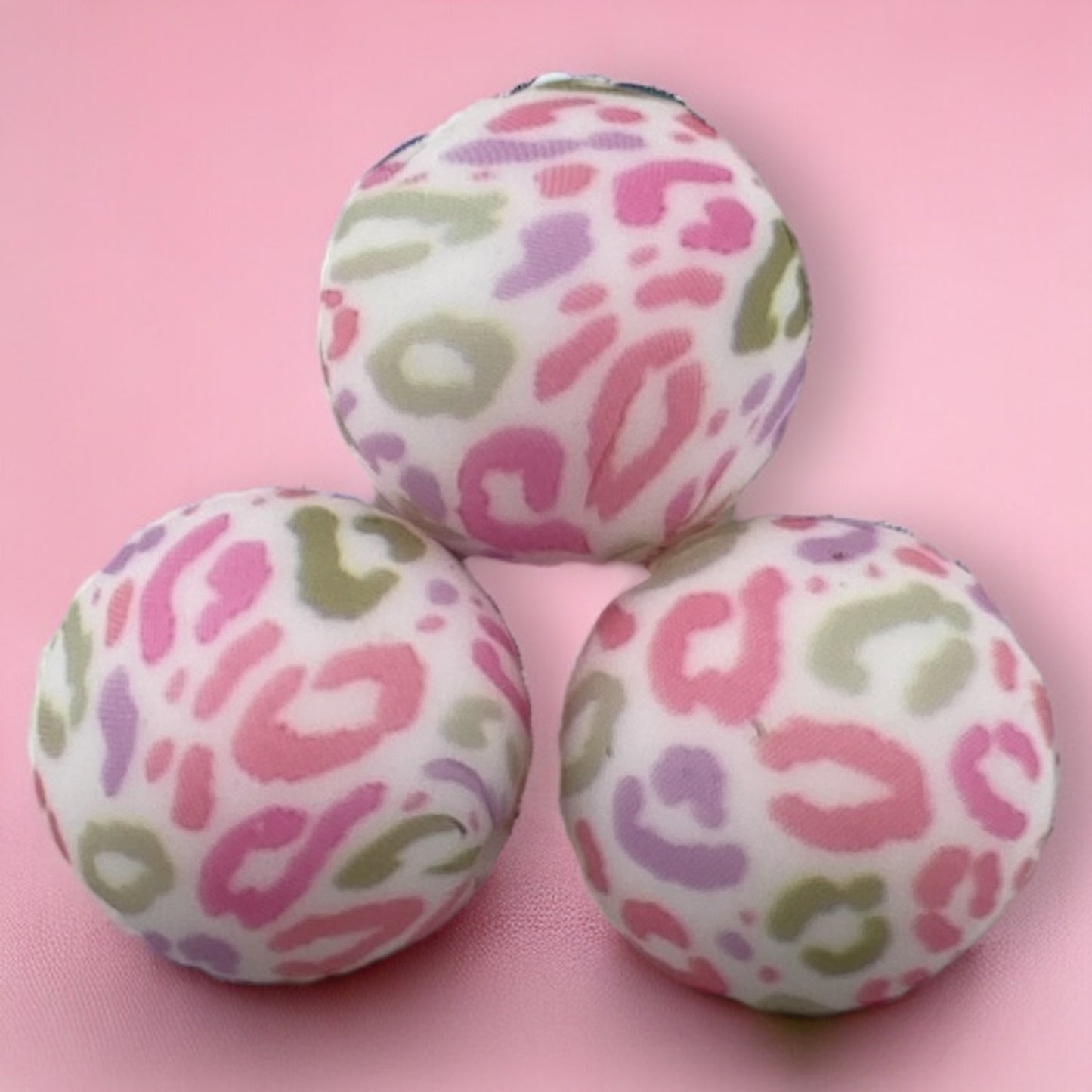 T332- 15mm “Pastel Leopard” Pattern Silicone Beads