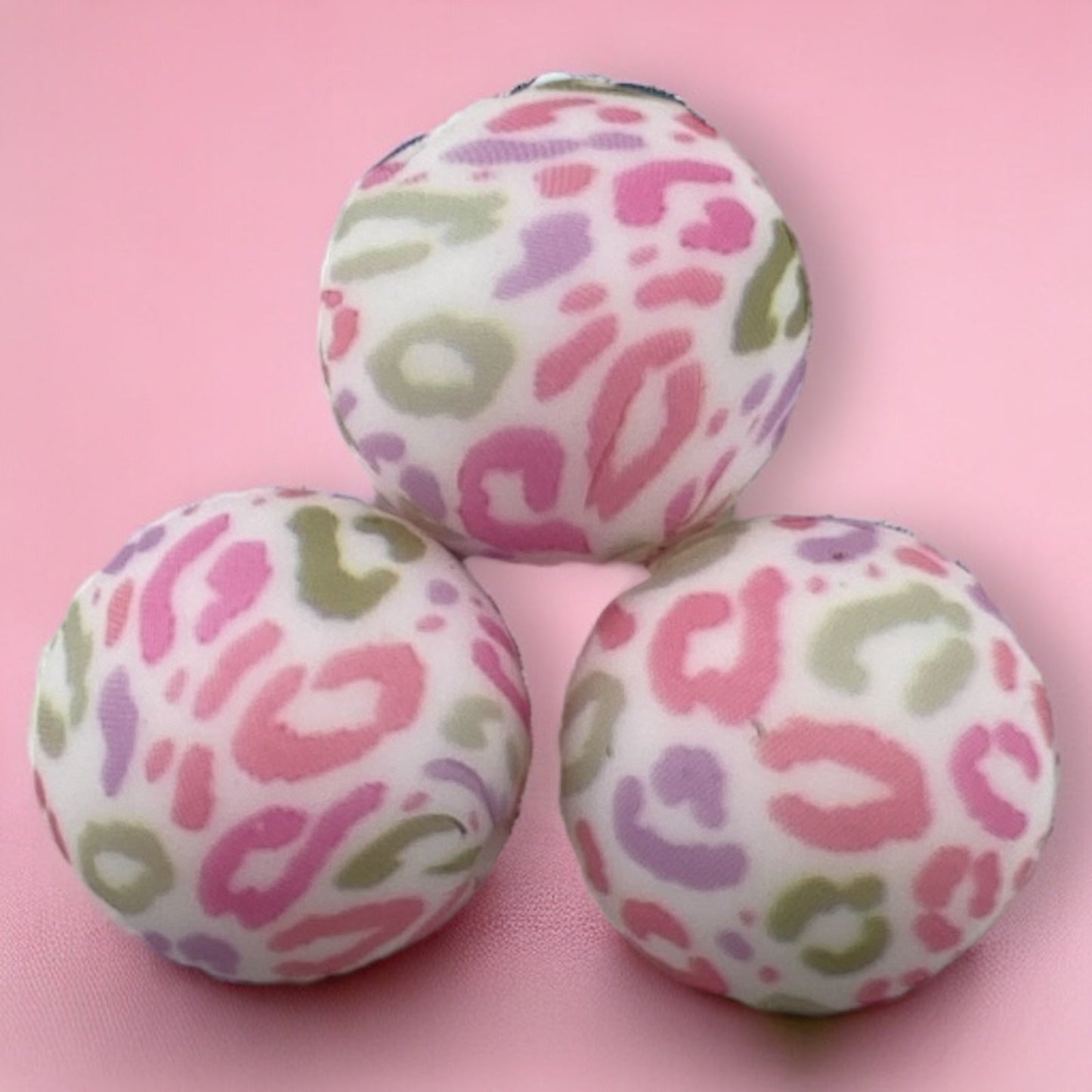 T7- 19mm “Pastel Leopard” Pattern Silicone Beads