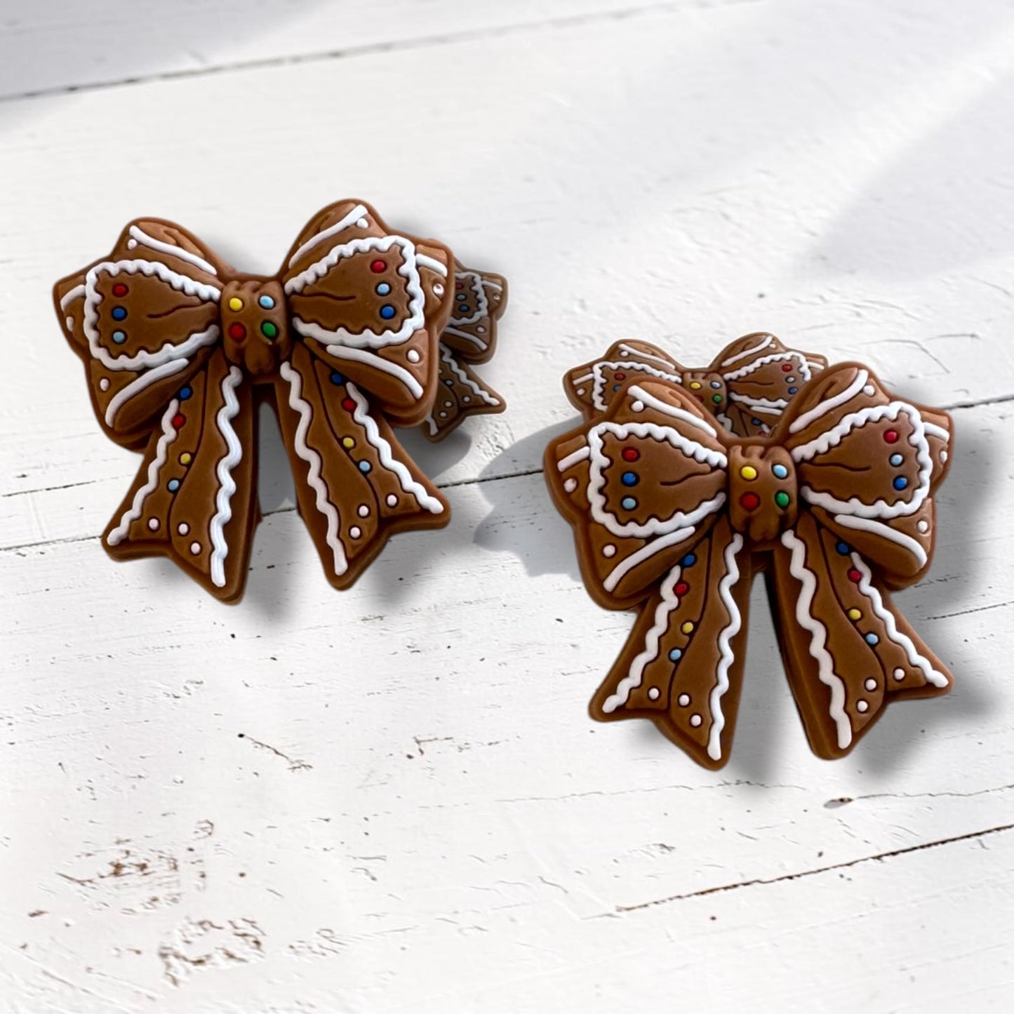 h1024- "Gingerbread Bow" Silicone Focal Bead for DIY Crafts (1 Count)
