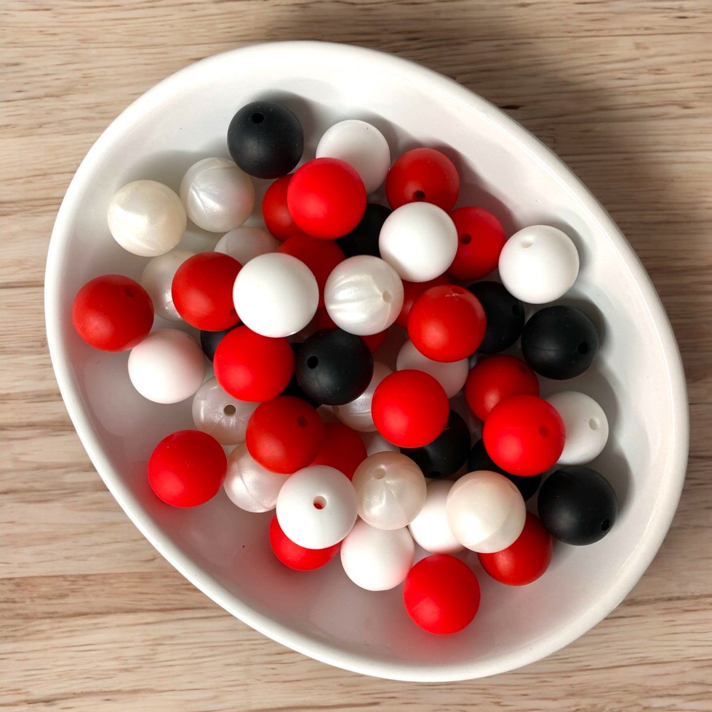 "Black, White, Red Color Set" - 15mm Silicone 50 Count Bead Pack – Ideal for Beadable Pens & Keychains