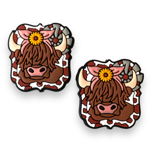 X409 - “Highland Daisy Headband Cow” Silicone (1 Count)Focal Bead