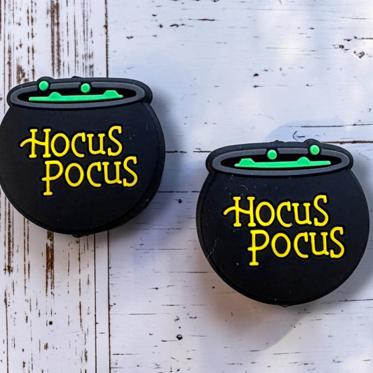 h959- "Hocus Pocus Caldron" Silicone Focal Bead for DIY Crafts (1 Count)