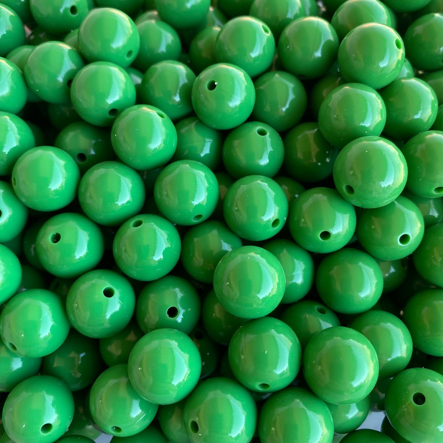 T329 - 15mm "Christmas Green" Gloss Silicone Beads