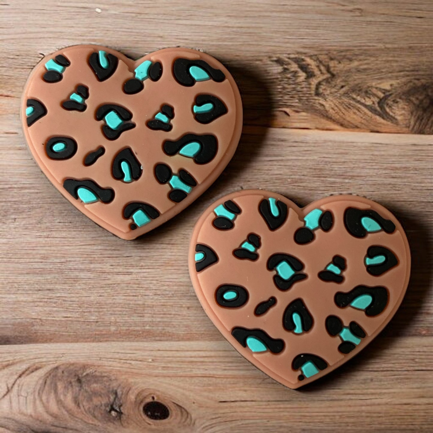 X468 -  “Cheetah Hearts" Silicone (1 Count) Focal Bead