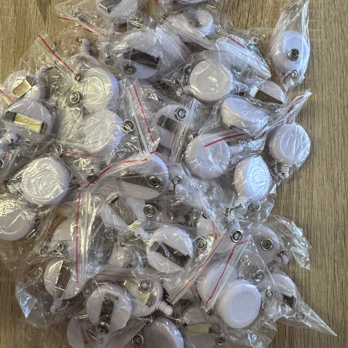 FX-9068-White Badge Reels ( 50 Count)