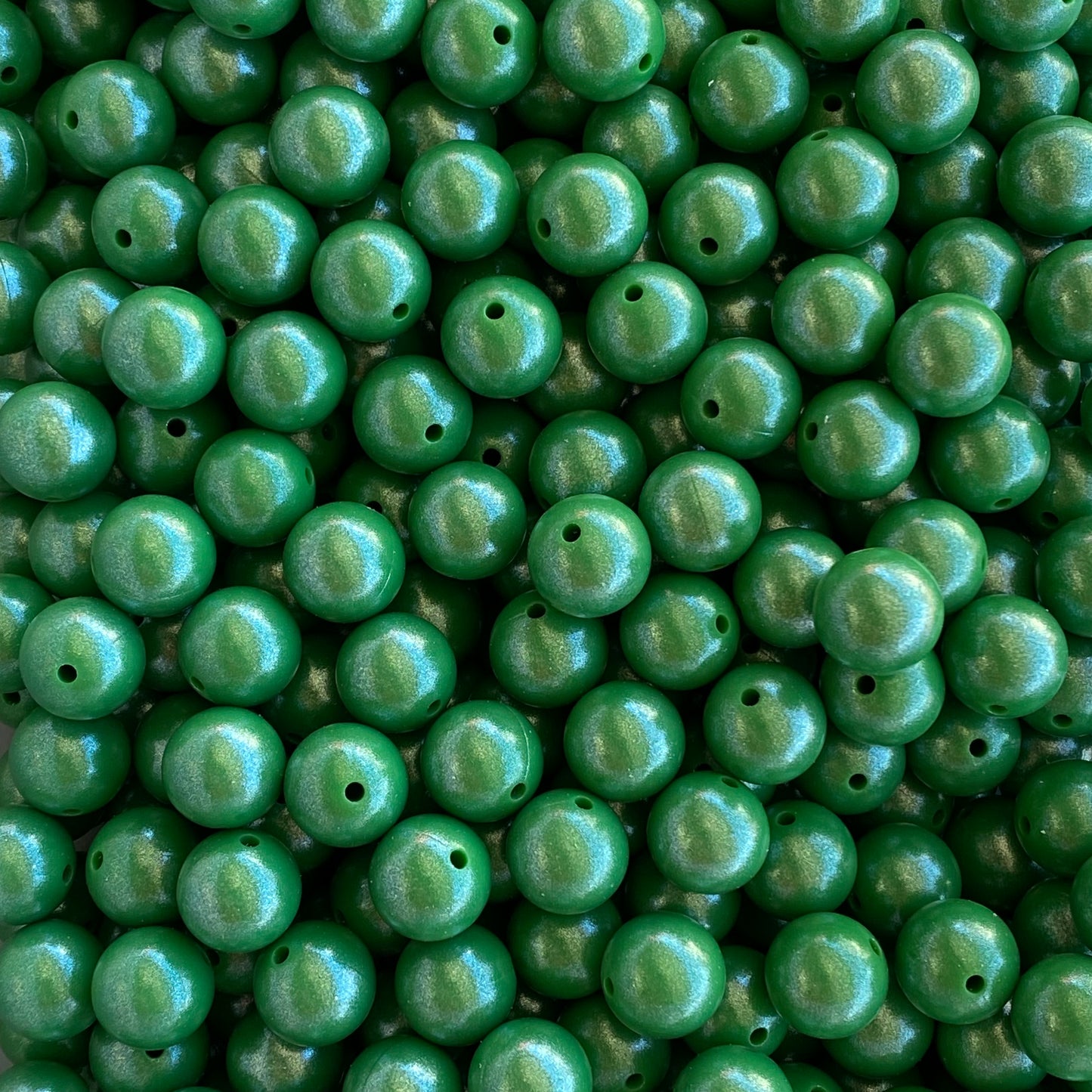 T348 - 15mm "Christmas Green" Opal Silicone Beads