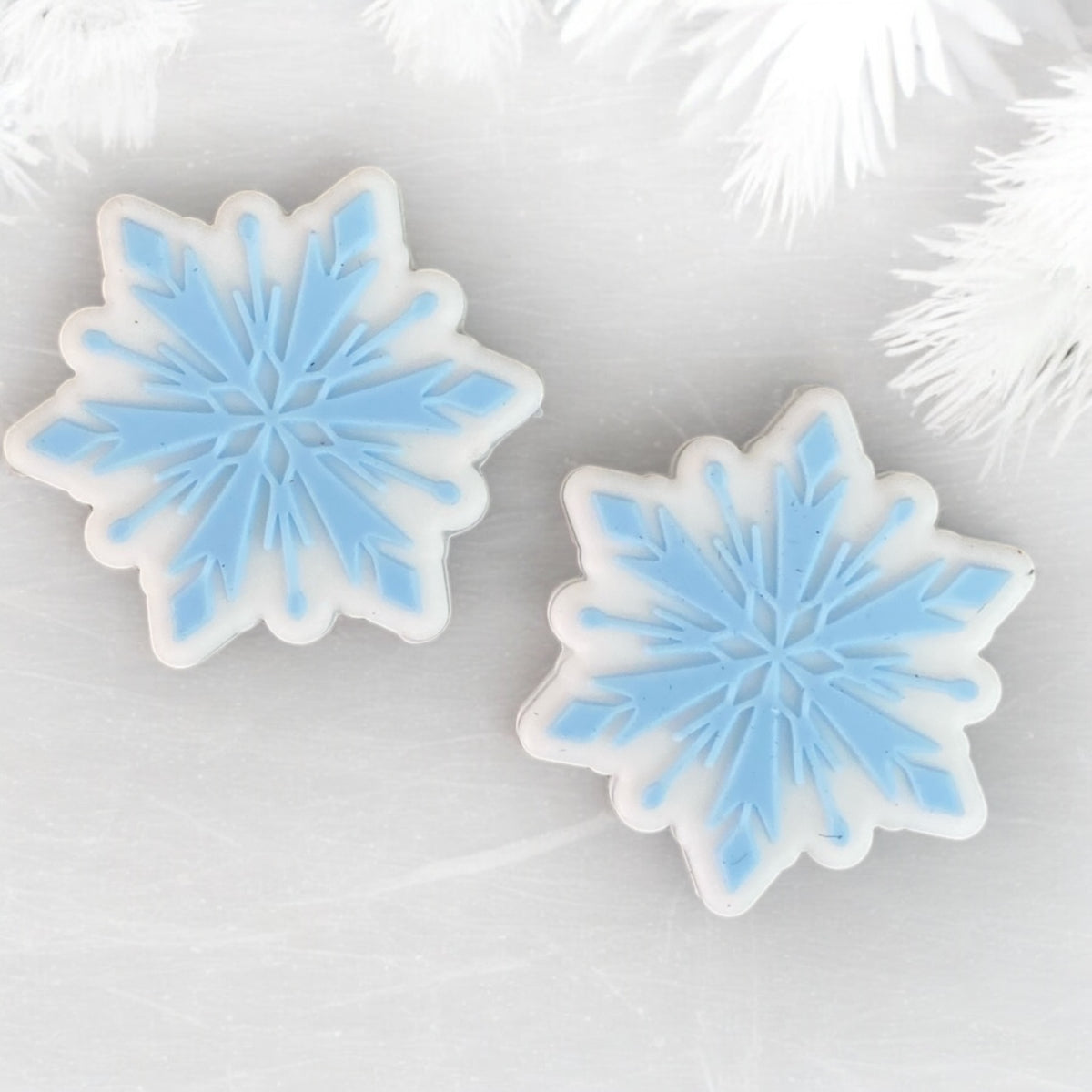 X250 - Blue Snowflake Silicone (1 Count) Focal Bead
