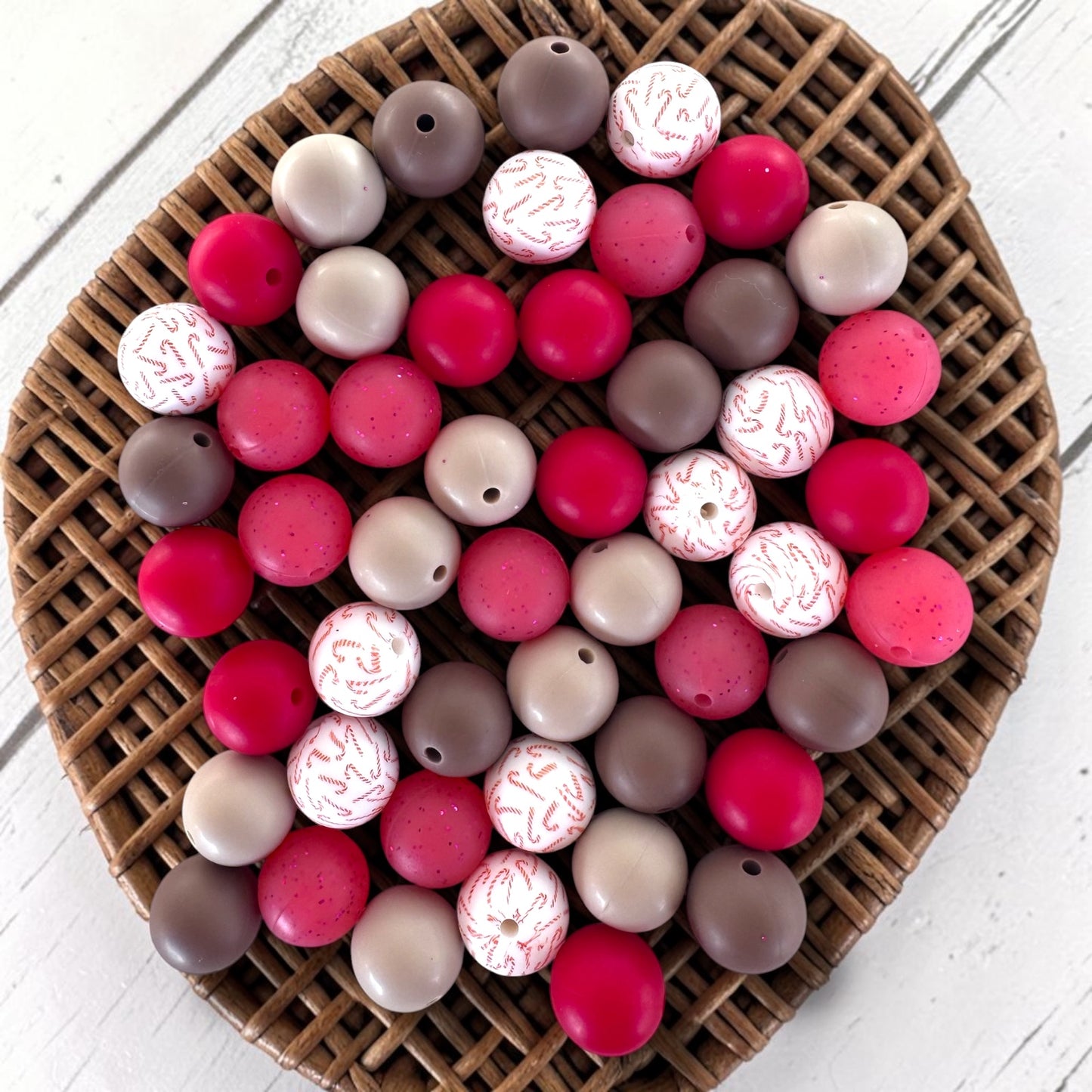 Gingerbread Lane – 50 Count | Silicone Bead Mix