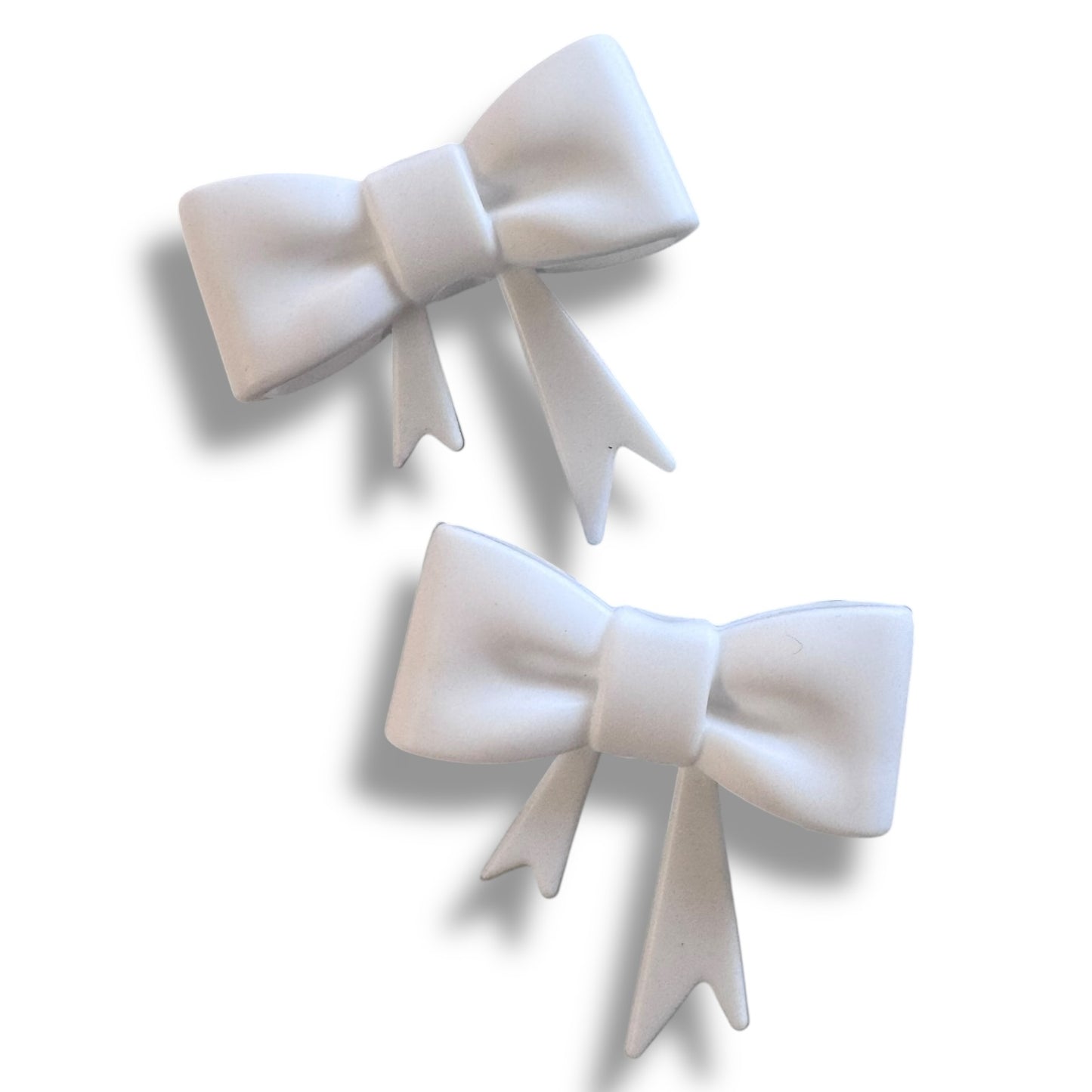 X107- "White Bow"  Silicone Focal / Straw Topper (Large) (1 Count)