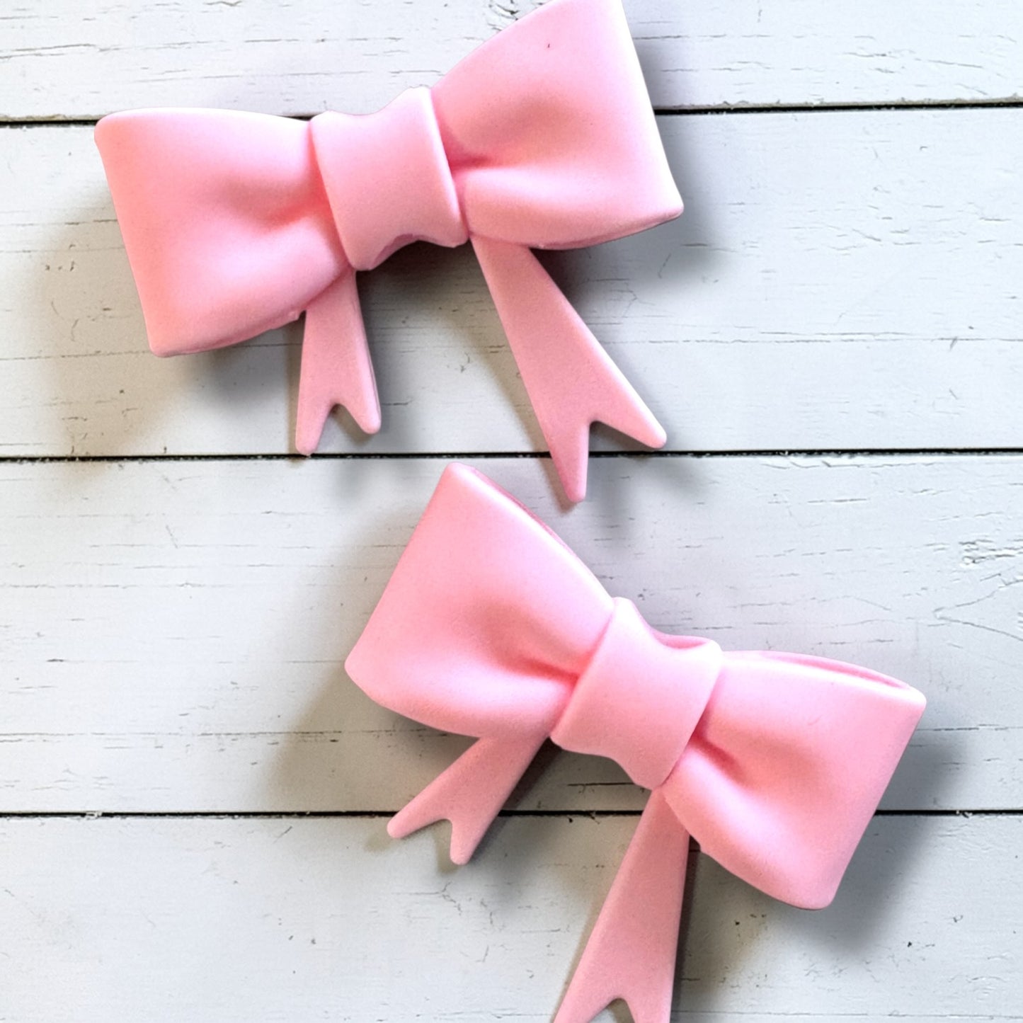 X114- "Light Pink Bow"  Silicone Focal / Straw Topper (Large) (1 Count)