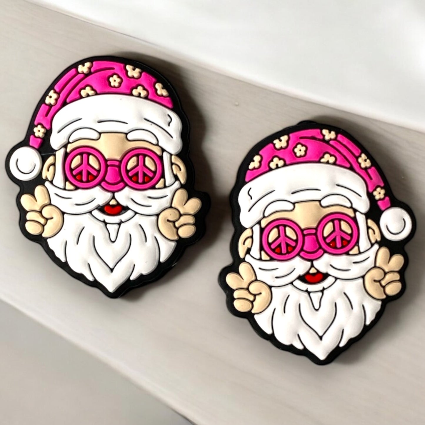 h916 -  “Peace Santa” Silicone Focal Bead (1 Count)