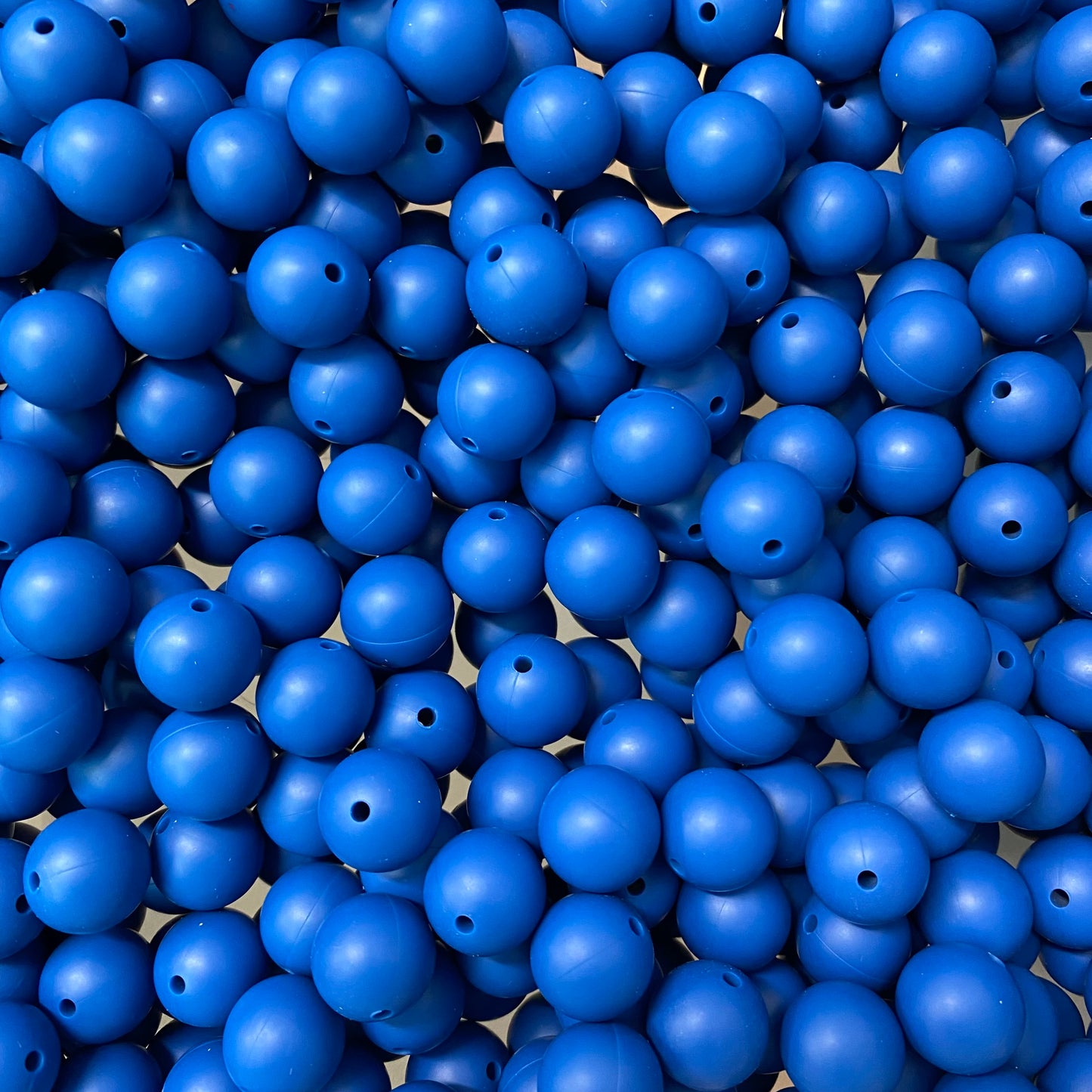 69 / 15mm - Dark Blue Silicone Bead