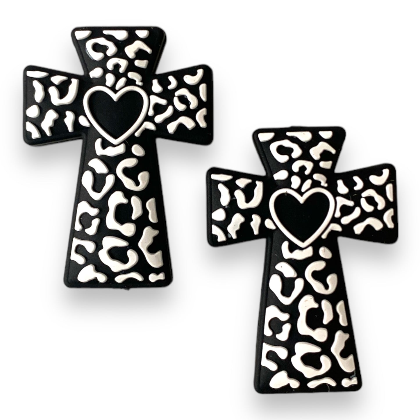 e585 -  “Black & White Heart Cross” Silicone Focal Bead (1 Count)