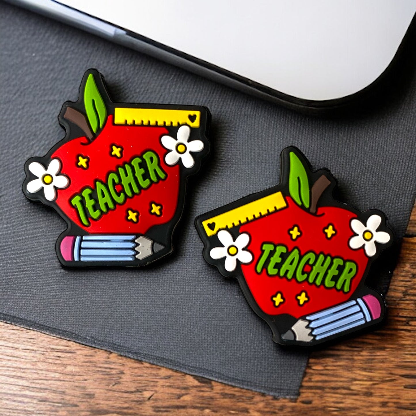 X359  - "Teacher, Apple" Silicone (1 Count) Focal Bead