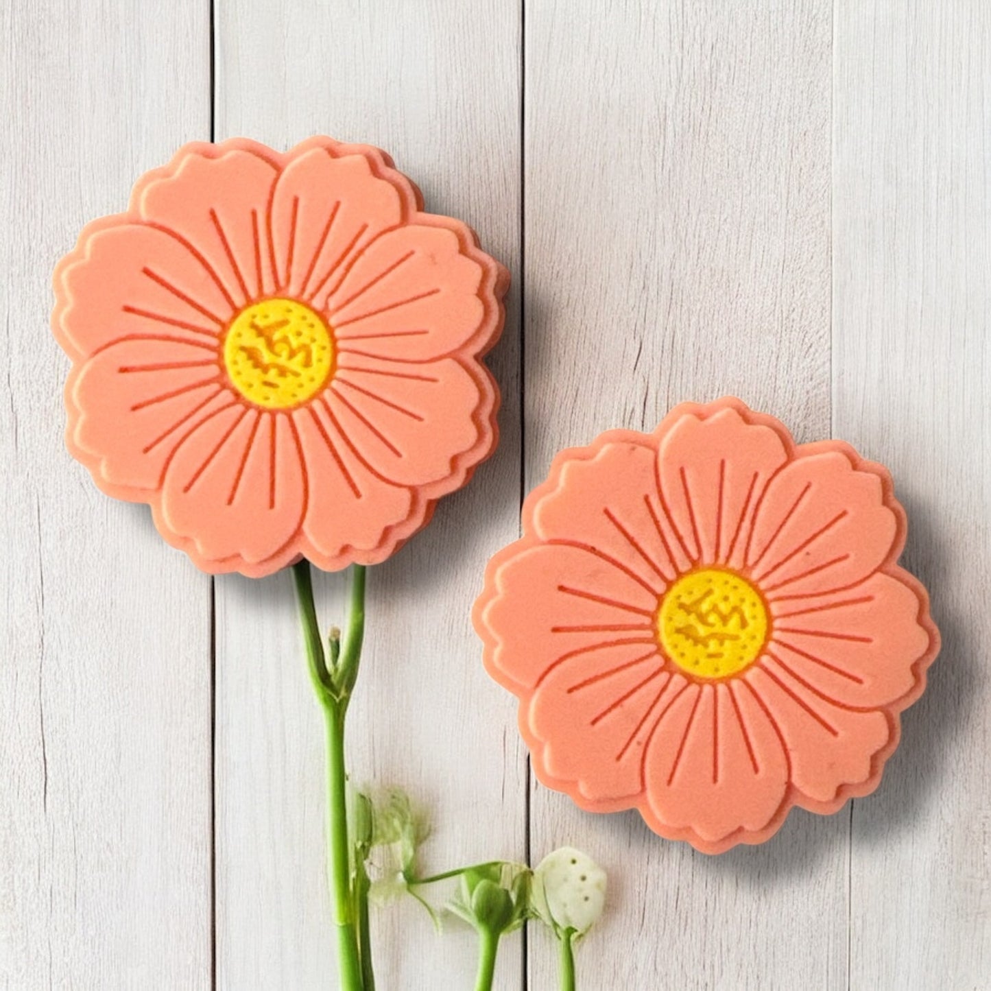 X39 -  "Peach Flower" Silicone Focal Bead  (1 Count)