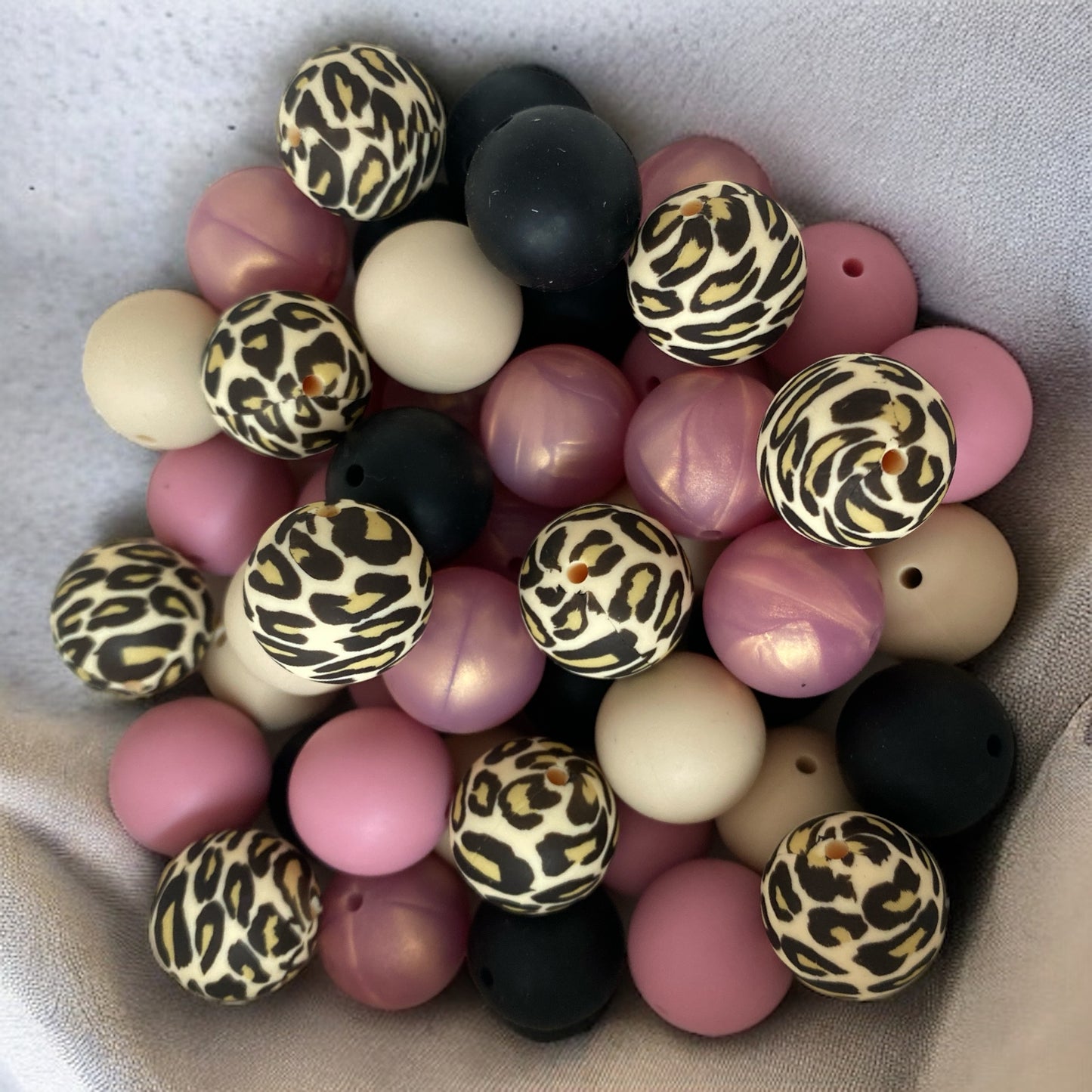 CK - 140 -  19mm "Beige Leopard" 50 Count  Silicone Bead Pack