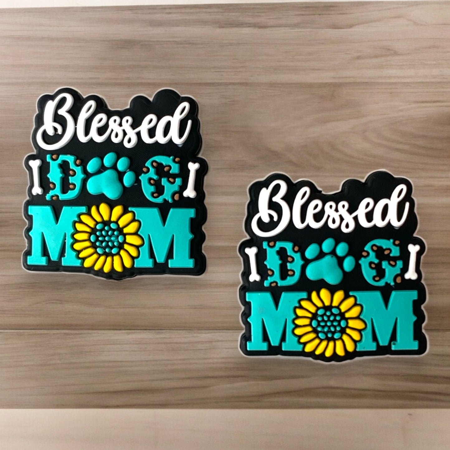 X251-  "Blessed Dog Mom" Silicone Focal Bead (1 Count)