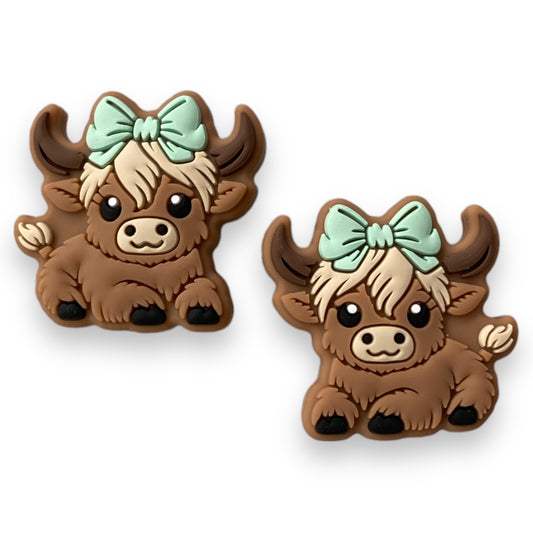 T225 - Mint Bow Mini Cow Focal (1 Count) Bead Silicone