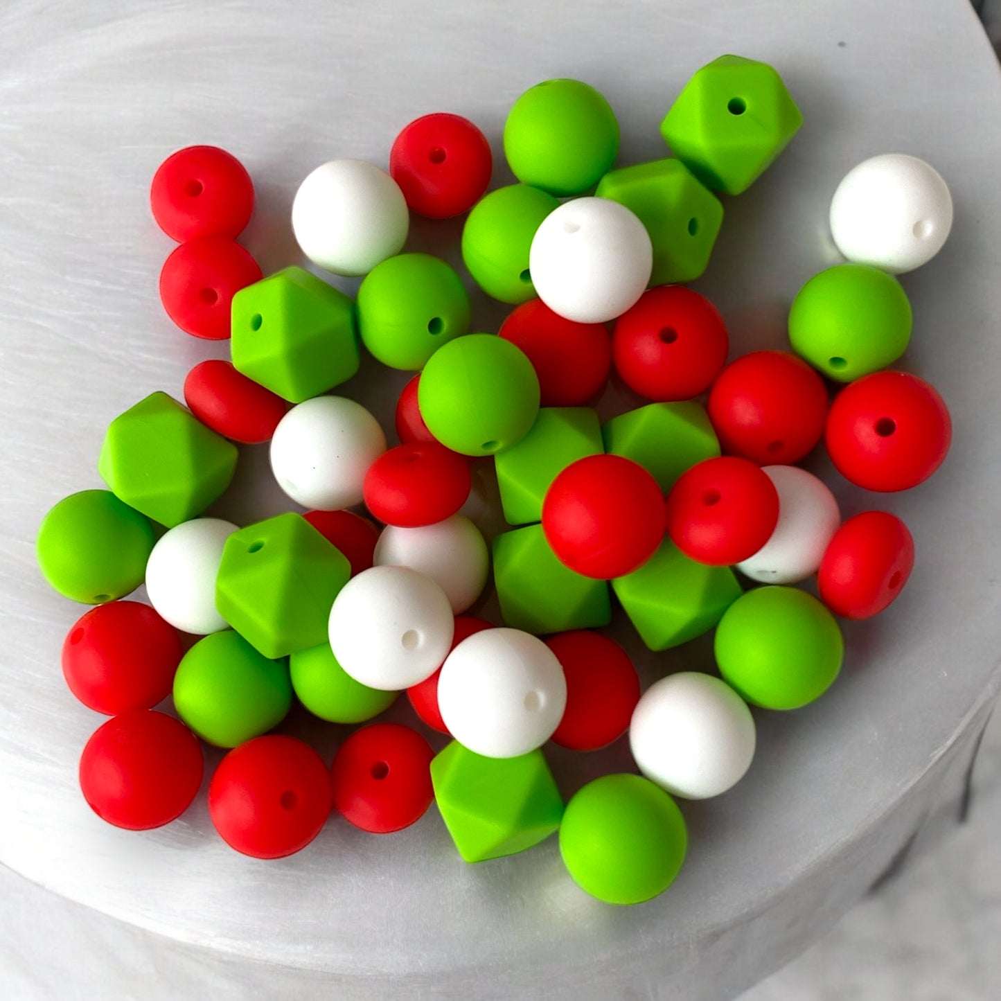 CK- 106 -  15mm "Grinchy" 50 Count  Mixed Pack Silicone Beads