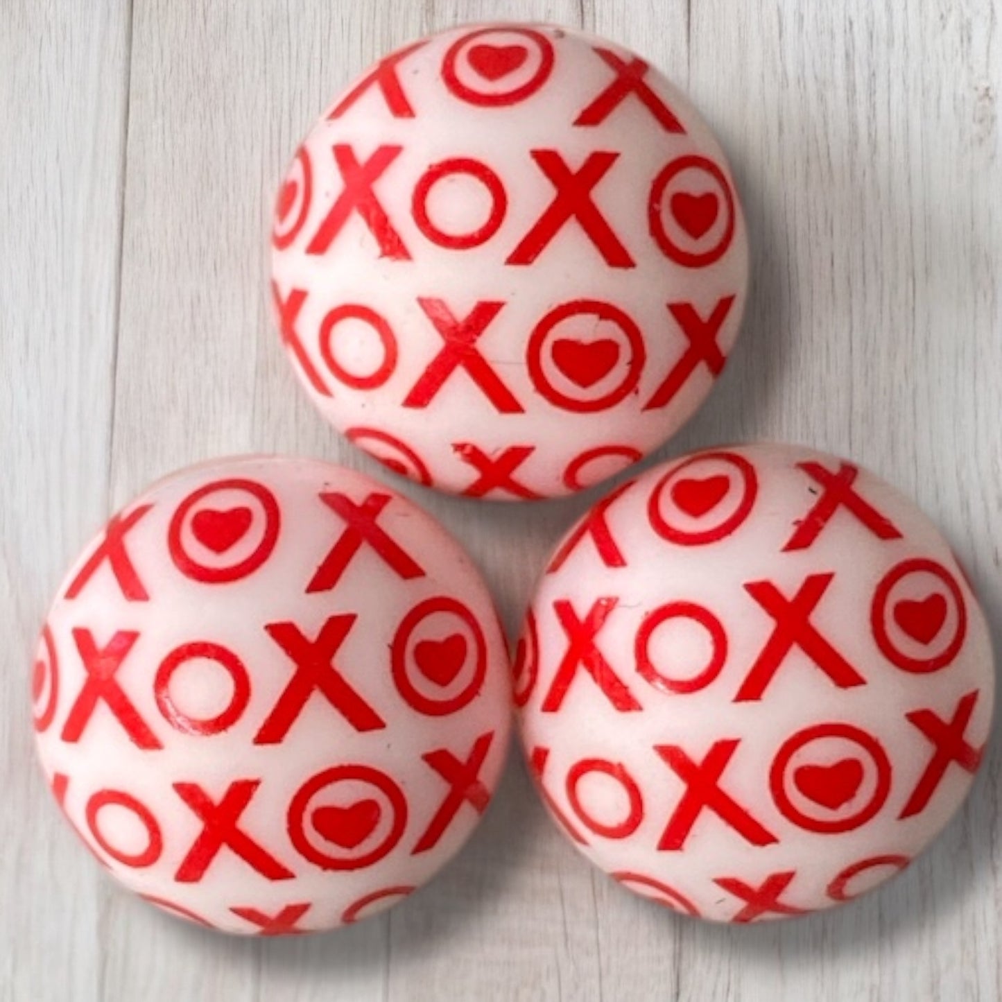 #703 - 15mm "XOXO" Silicone Beads