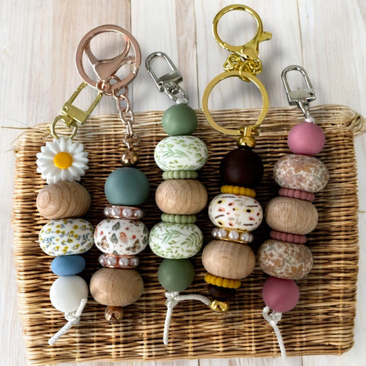 CK- 183 -🔑 Five Keychains 39 Pc Bead Kit 🔑