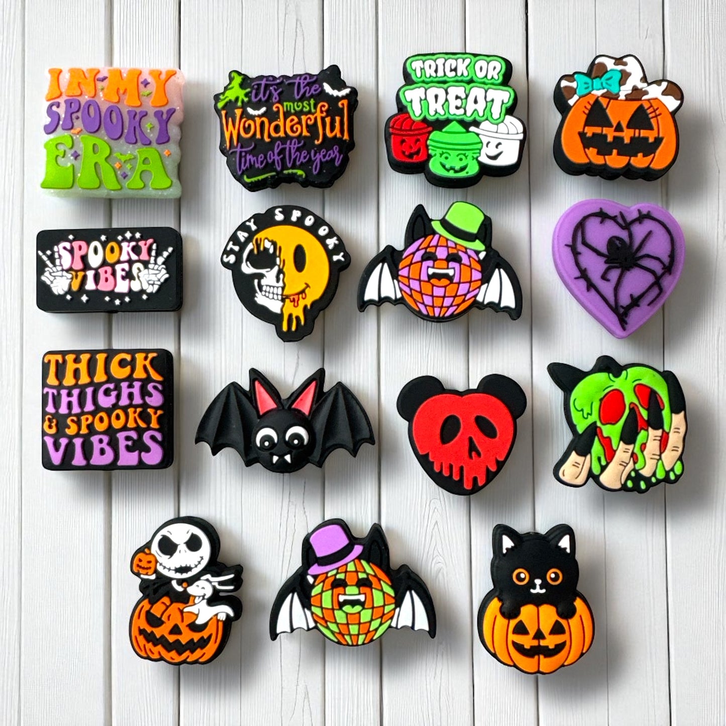 A81-   "Halloween" Silicone Focal 15 Bead Set