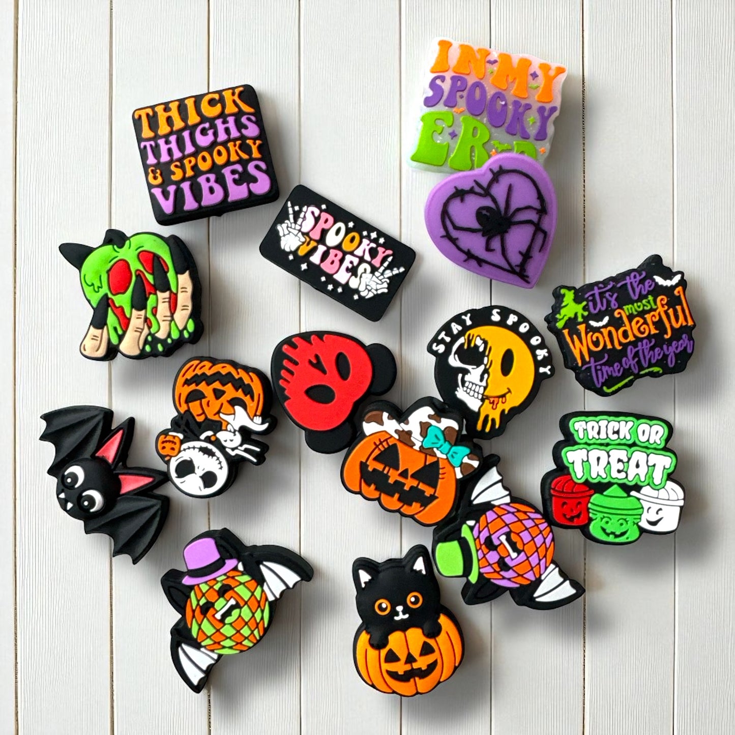 A81-   "Halloween" Silicone Focal 15 Bead Set