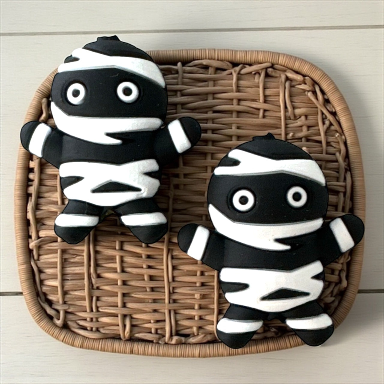 h979- "3D Black Mummy" Silicone Focal Bead