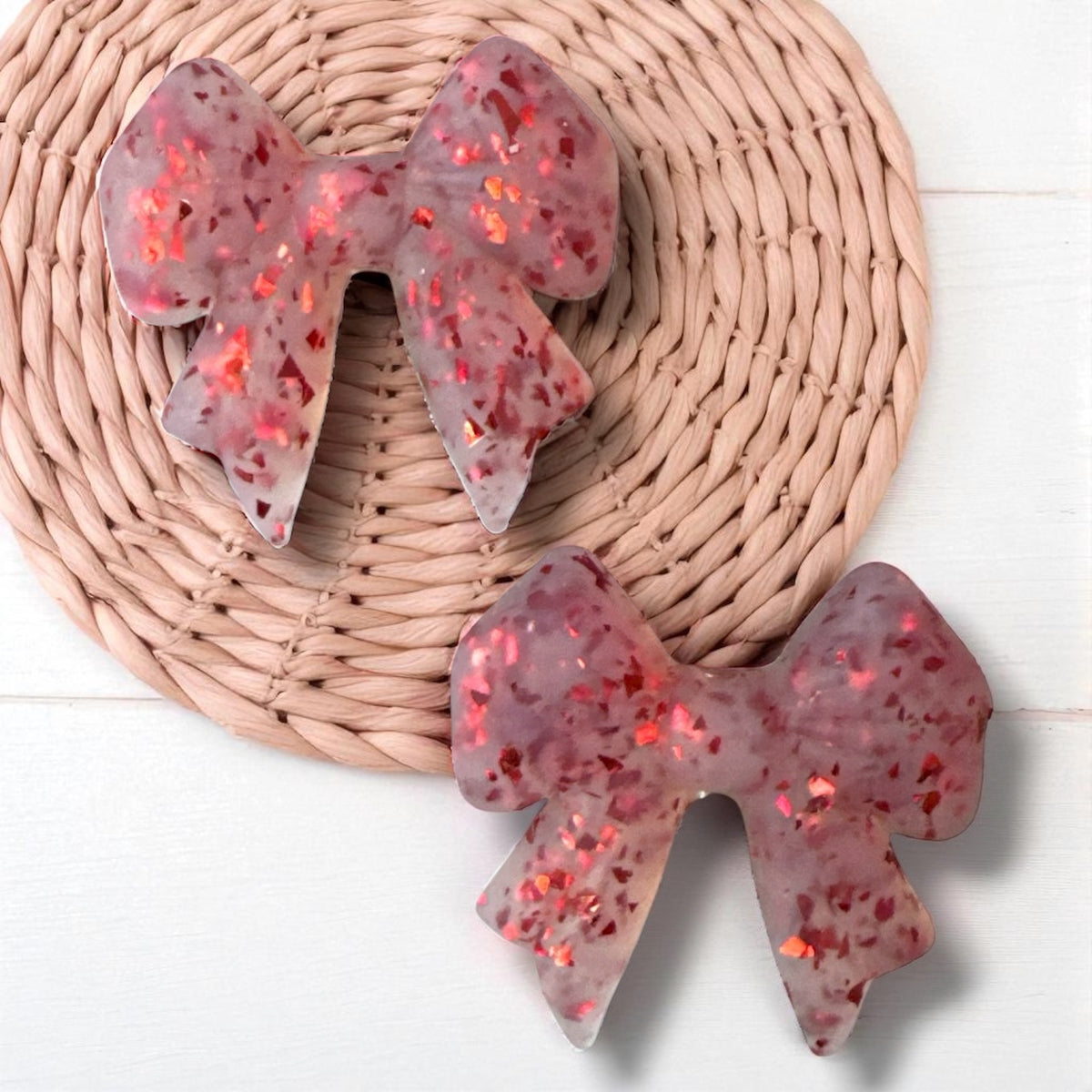 X54- "Red Glitter Bow" Silicone Focal Bead