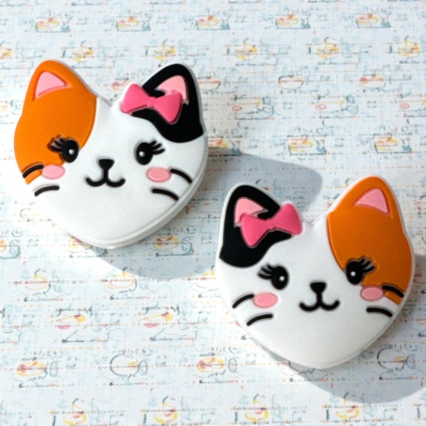 X066-  “Cat” SSilicone Focal Bead for DIY Crafts (1 Count)