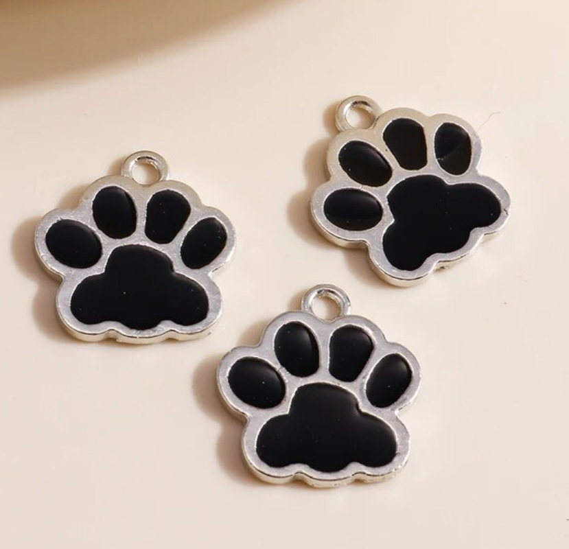 Q-A101- Black Paw Charm (1 Count)