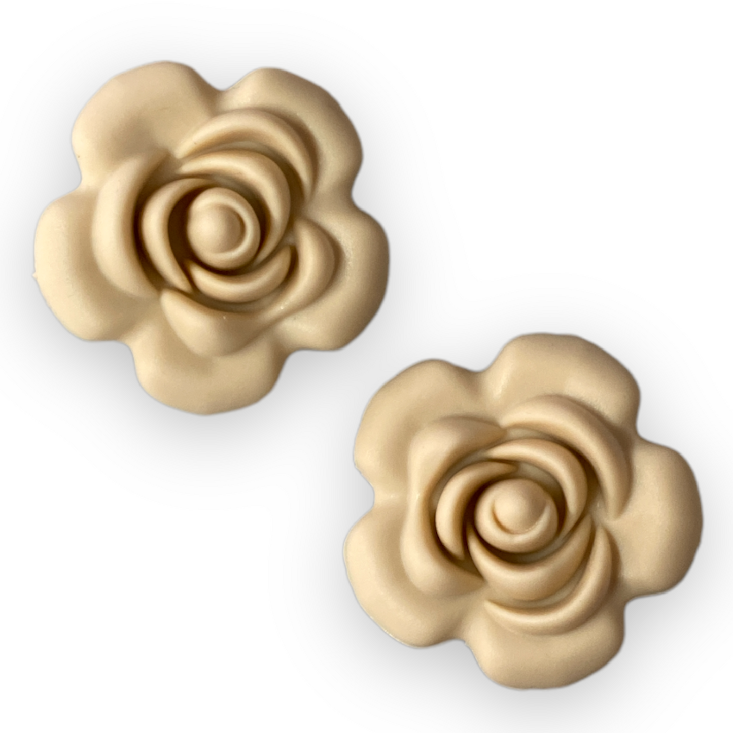 X95 - 40mm Cream Flower (40mm x 40mm x 15mm) Silicone (1 Count) Focal Bead