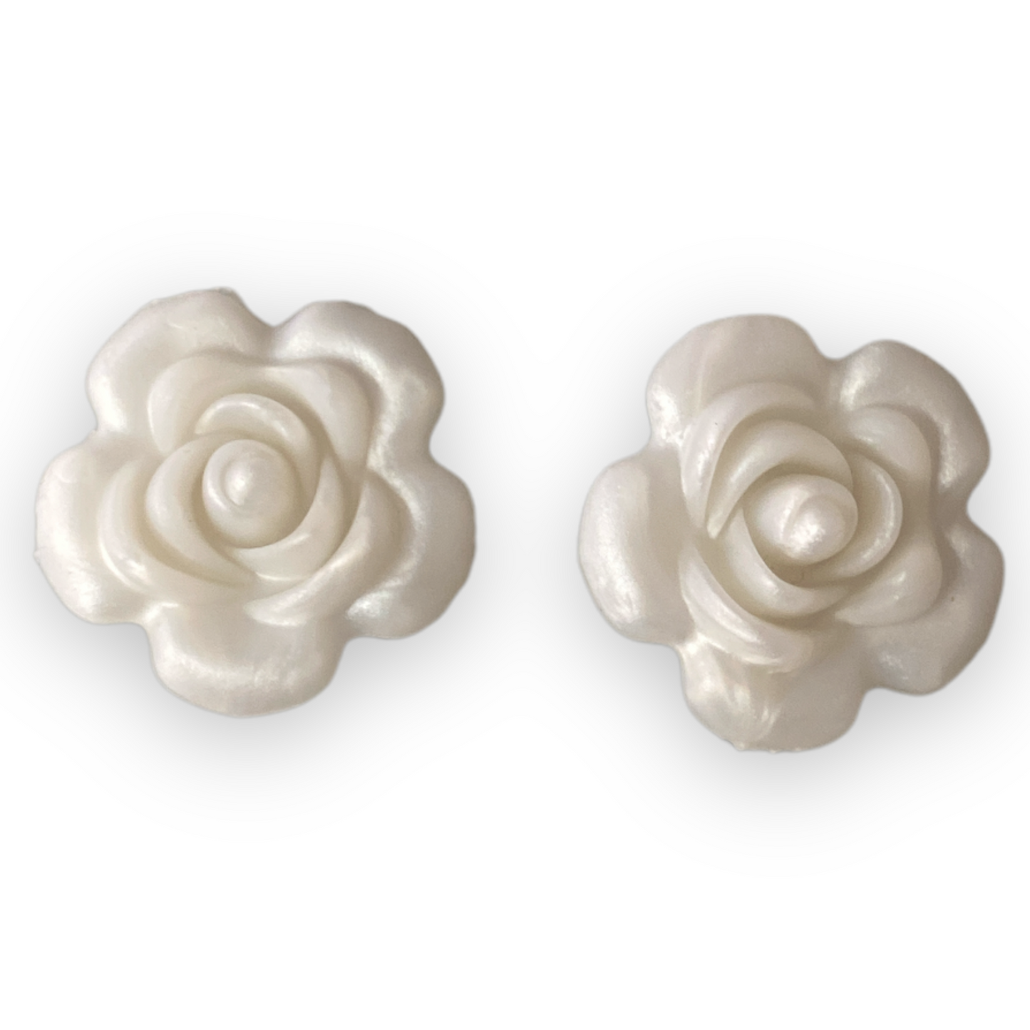 X86 - 40mm Pearl White Flower (40mm x 40mm x 15mm) Silicone (1 Count) Focal Bead