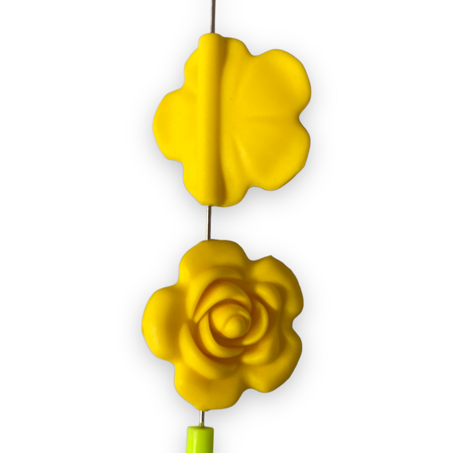 X157 - 40mm Yellow Flower (40mm x 40mm x 15mm) Silicone (1 Count) Focal Bead