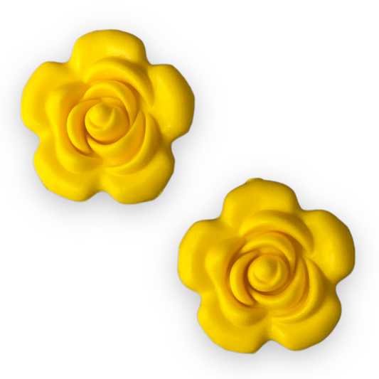 X157 - 40mm Yellow Flower (40mm x 40mm x 15mm) Silicone (1 Count) Focal Bead